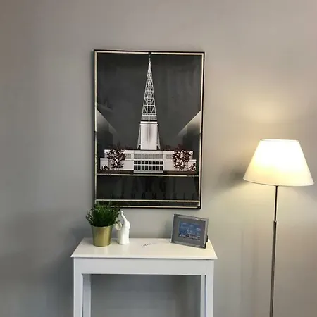 B21a Apartment *